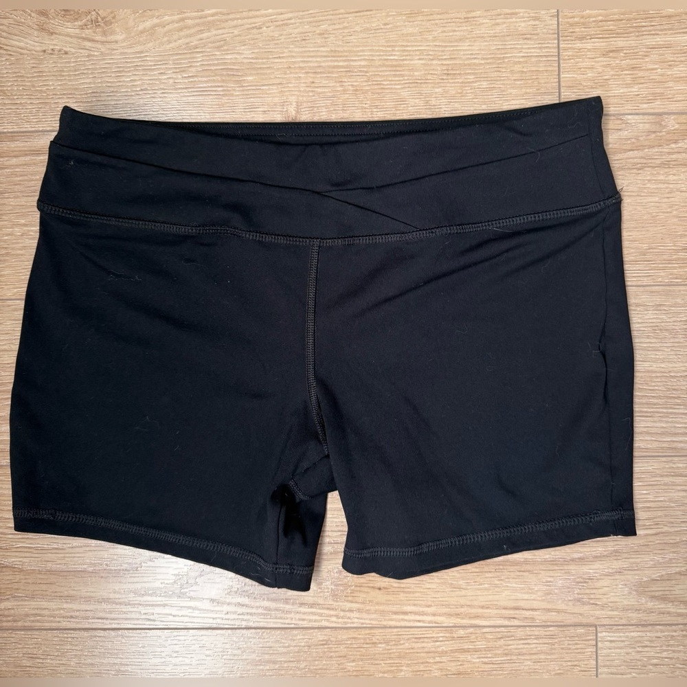 5/$25 - FOREVER 21 Black Women's Shorts - size M